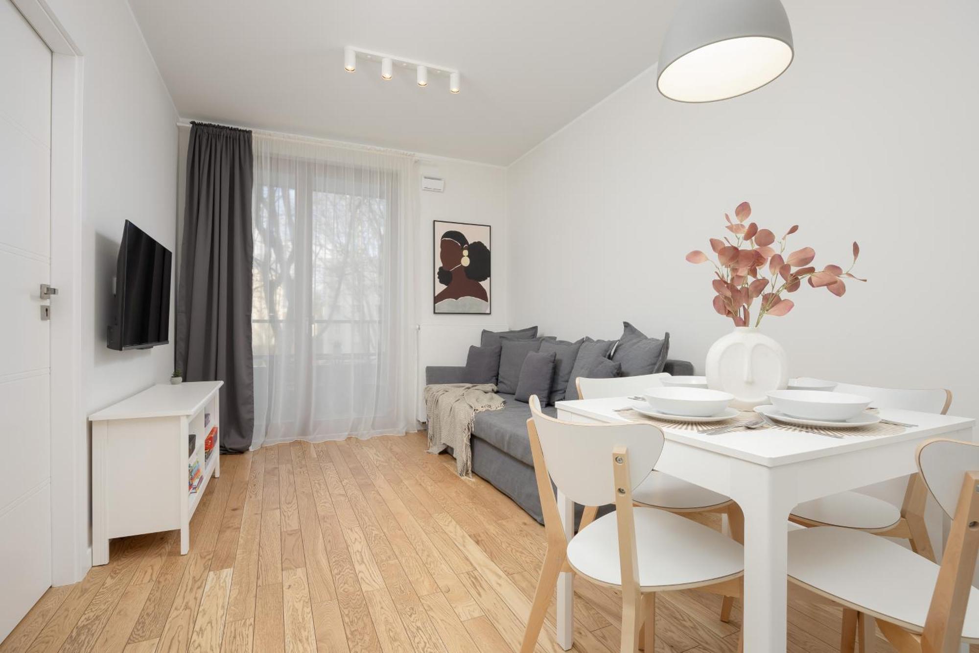 Srodmiescie Muranow With Parking By Renters Appartement *