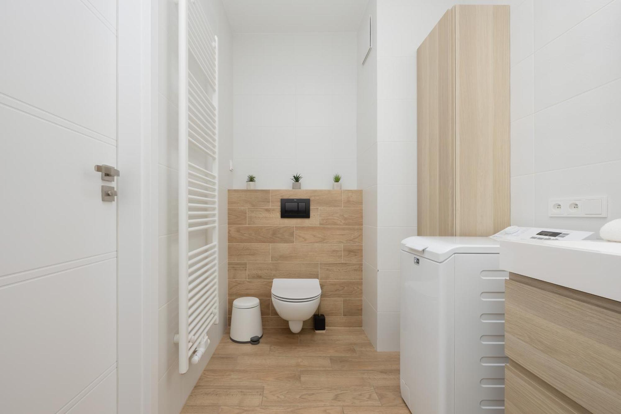 Srodmiescie Muranow With Parking By Renters Appartement
